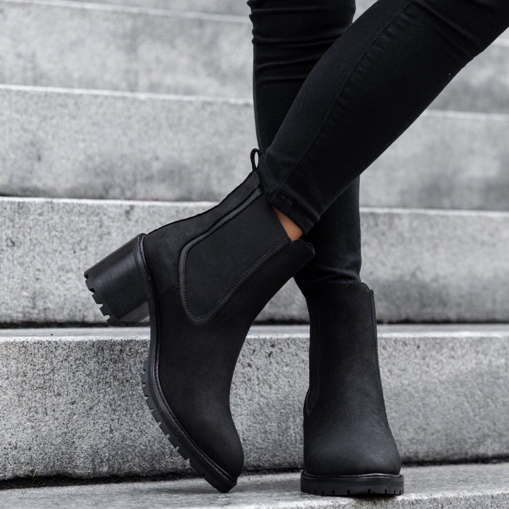 Knockout | Black Matte - Image 6